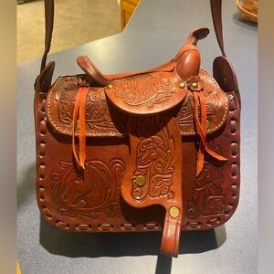 Handcrafted Leather Saddle Purse